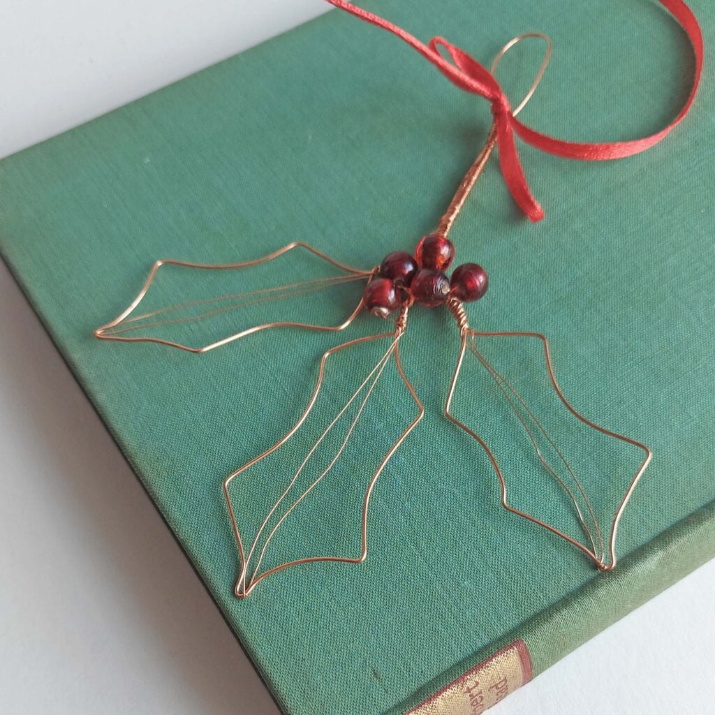 Festive wire wreath course at Zantium Studios with Judith Brown